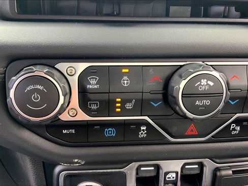 Certified 2024 Jeep Wrangler High Altitude AWD/4WD image 35