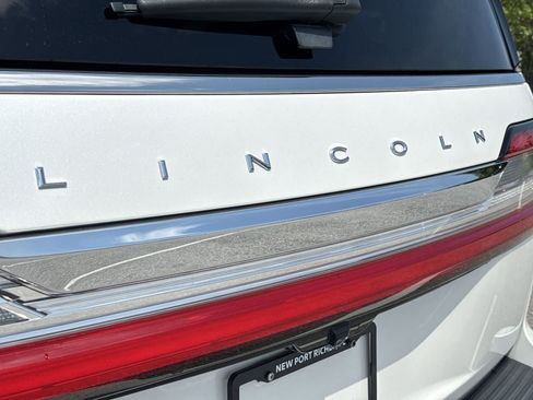 Used 2018 Lincoln Navigator Reserve w/ Technology Package AWD/4WD image 18