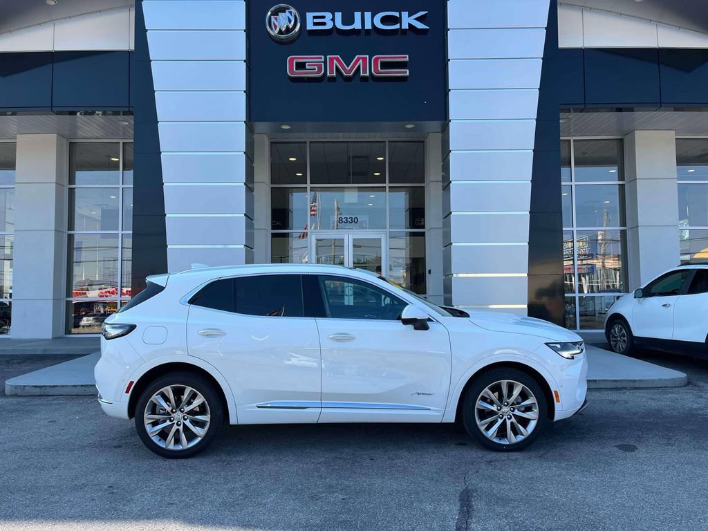 Certified 2022 Buick Envision Avenir w/ Technology Package II FWD image 2