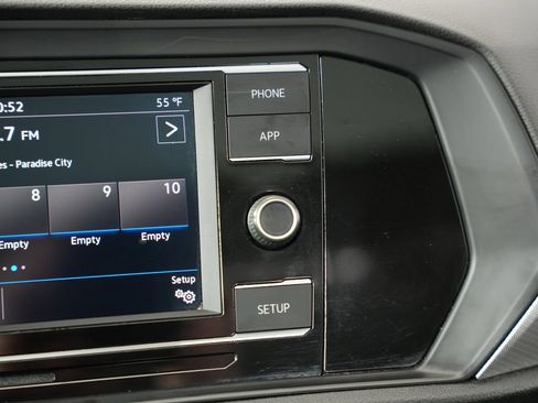 Used 2019 Volkswagen Jetta S image 24