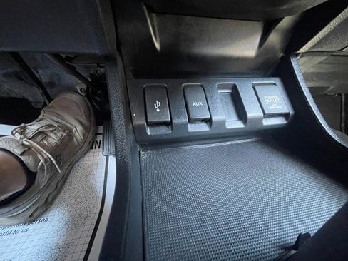 Used 2018 Honda HR-V LX image 36