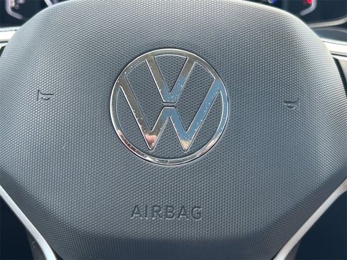 Used 2022 Volkswagen Taos SEL image 35