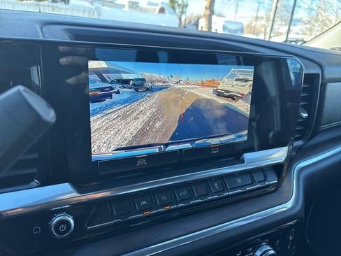 Used 2025 GMC Sierra 1500 SLT image 39