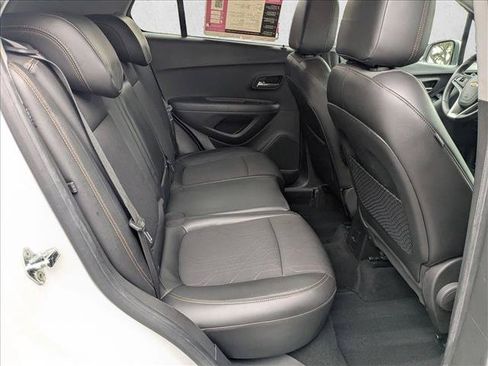 Used 2017 Chevrolet Trax LT w/ LT Convenience Package FWD image 18