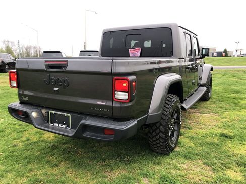 Used 2025 Jeep Gladiator Sport image 13