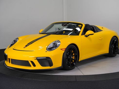 Used 2019 Porsche 911 Speedster RWD image 7