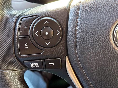 Used 2015 Toyota RAV4 XLE image 21