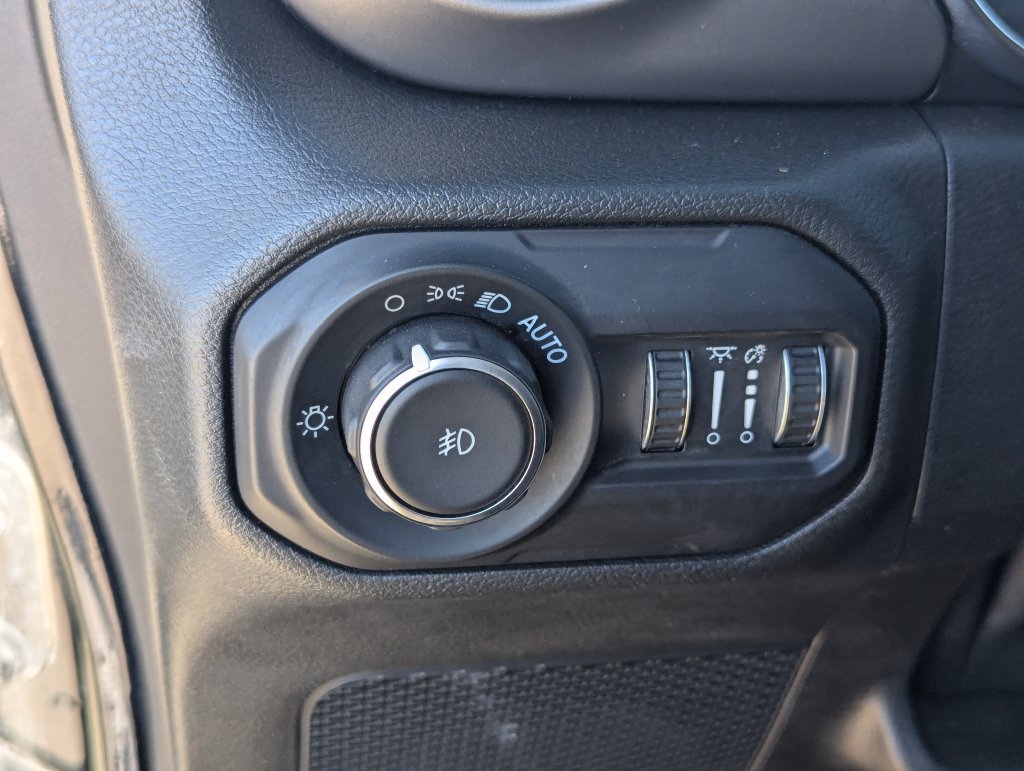 Used 2021 Jeep Wrangler Unlimited Sport AWD/4WD image 22