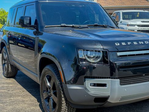 Used 2024 Land Rover Defender 110 S image 3