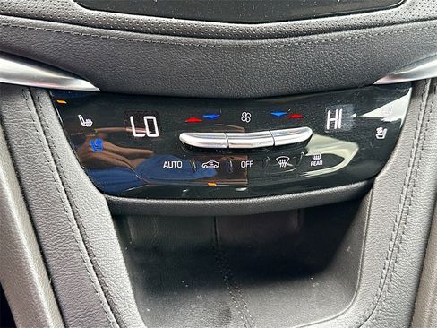 Used 2023 Cadillac XT5 Premium Luxury image 17