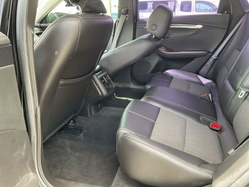 Used 2015 Chevrolet Impala LT w/ Convenience Package image 20