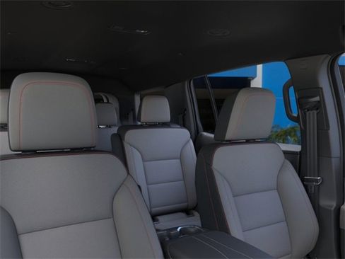 New 2026 Chevrolet Traverse LT image 25