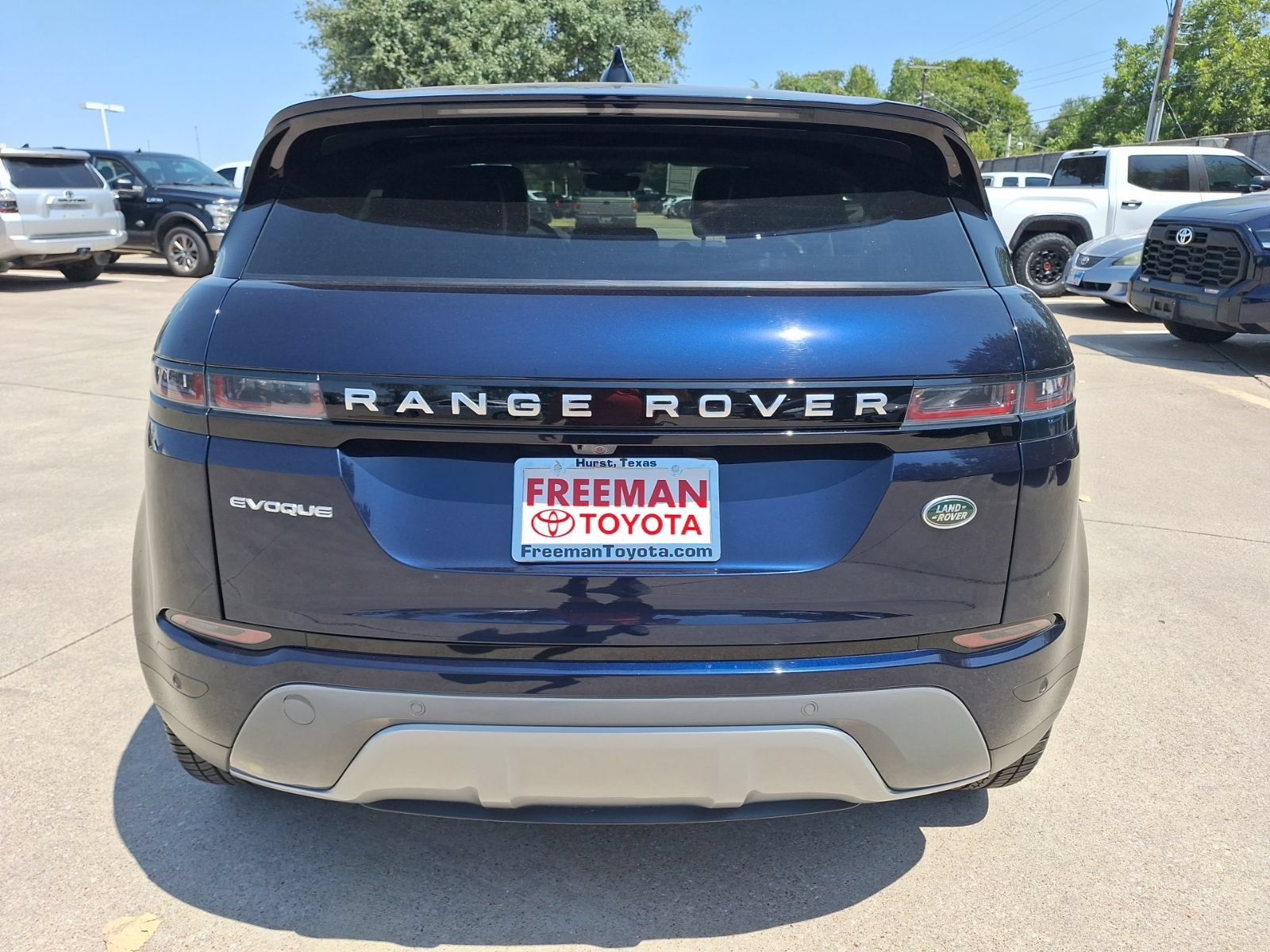 Used 2023 Land Rover Range Rover Evoque SE AWD/4WD image 5