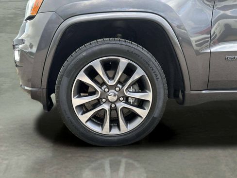 Used 2018 Jeep Grand Cherokee Overland AWD/4WD image 21