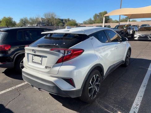 Used 2020 Toyota C-HR XLE image 4
