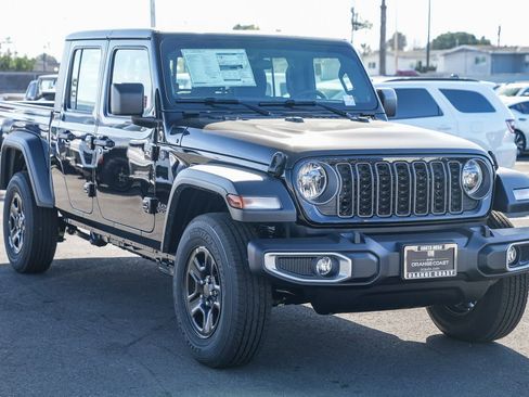 New 2026 Jeep Gladiator Sport image 3