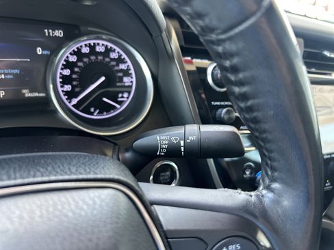 Certified 2020 Toyota Camry XLE w/ Navigation Package image 28