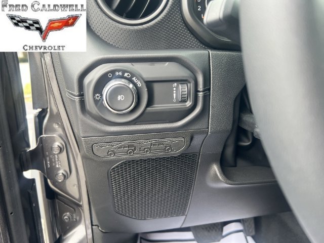 Used 2026 Jeep Wrangler Unlimited Rubicon AWD/4WD image 23