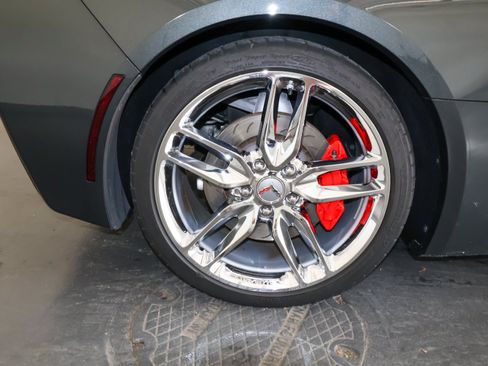 Used 2019 Chevrolet Corvette Stingray Convertible Z51 2LT RWD image 35