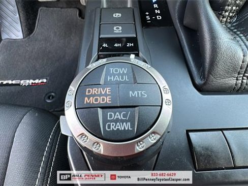 Used 2024 Toyota Tacoma TRD Off-Road image 16