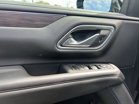 Used 2021 Chevrolet Tahoe Z71 w/ Rear Media and Nav Package image 15