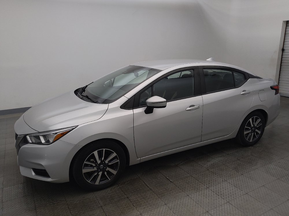 Used 2021 Nissan Versa SV FWD image 2