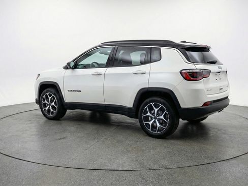 Used 2025 Jeep Compass Limited image 6