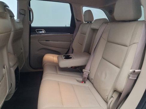 Used 2016 Jeep Grand Cherokee Limited w/ Luxury Group II AWD/4WD image 18