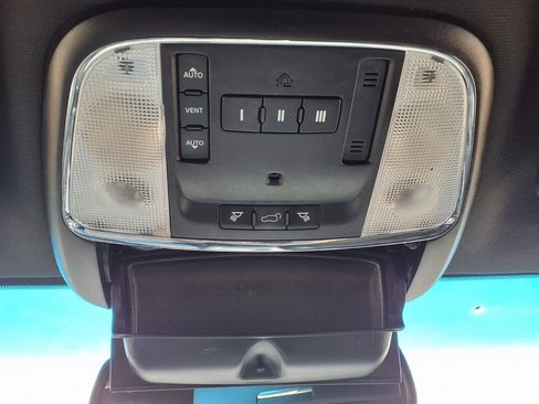 Used 2015 Jeep Grand Cherokee Altitude RWD image 26