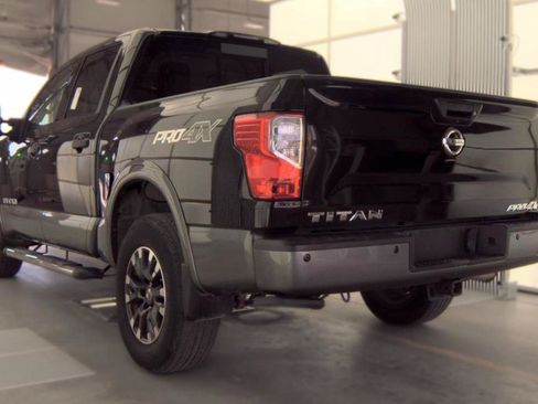 Used 2017 Nissan Titan PRO-4X AWD/4WD image 8