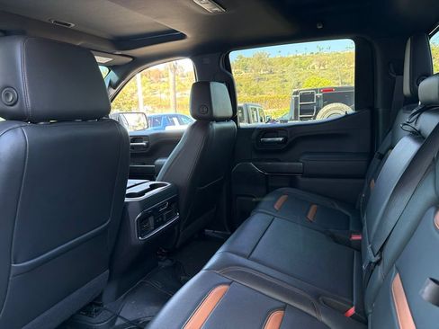 Used 2021 GMC Sierra 1500 AT4 w/ AT4 Value Package AWD/4WD image 6