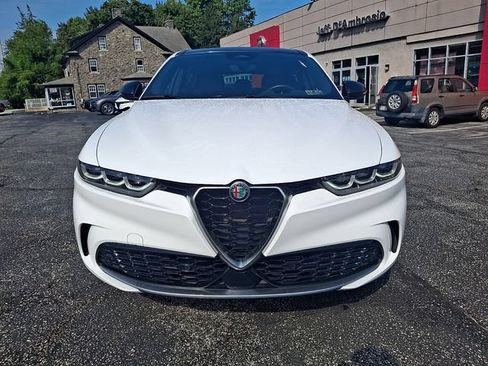 Used 2024 Alfa Romeo Tonale Ti AWD/4WD image 2
