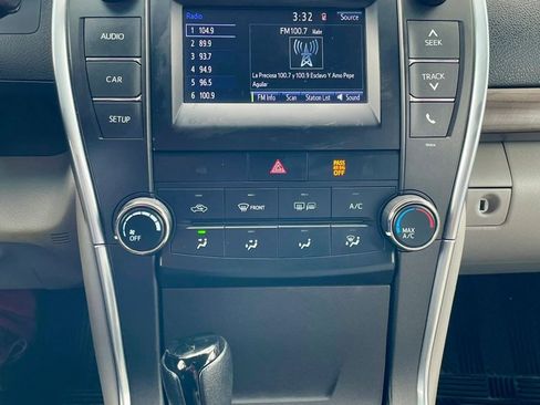 Used 2016 Toyota Camry LE FWD image 11