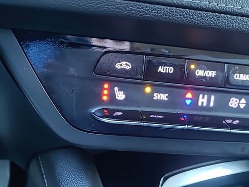 Used 2023 Buick Envision Preferred image 23