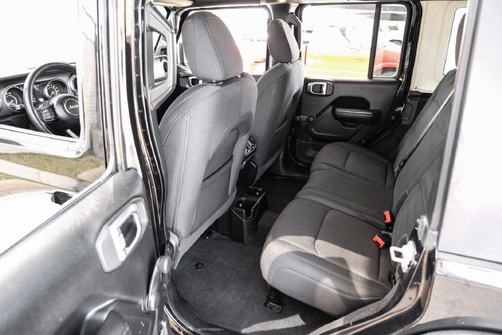 Used 2020 Jeep Wrangler Unlimited Sport AWD/4WD image 37