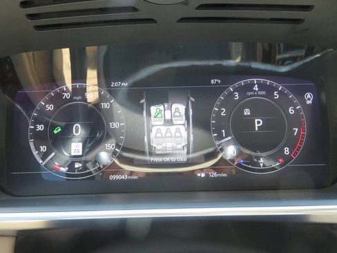 Used 2018 Land Rover Range Rover HSE AWD/4WD image 15
