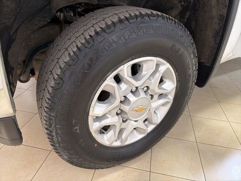Used 2021 Chevrolet Silverado 2500 LT w/ Fleet Comfort Package AWD/4WD image 31