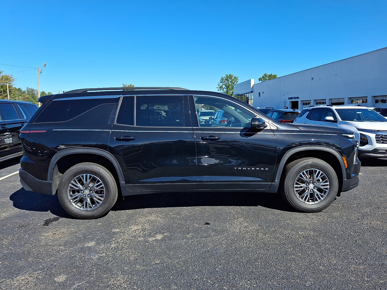 Certified 2024 Chevrolet Traverse LT w/ Trailering Package AWD/4WD image 7