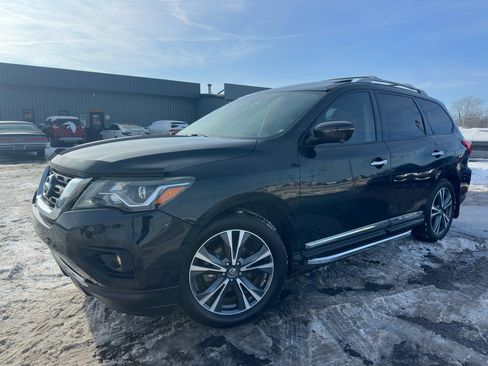 Used 2018 Nissan Pathfinder Platinum w/ Cargo Package image 4