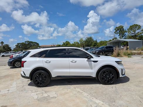 Certified 2023 Kia Sorento SX FWD image 9