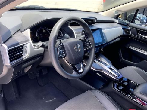 Used 2018 Honda Clarity Plug-In Hybrid image 2