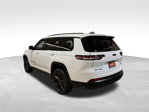 Certified 2023 Jeep Grand Cherokee L Limited w/ Black Appearance Package image 3