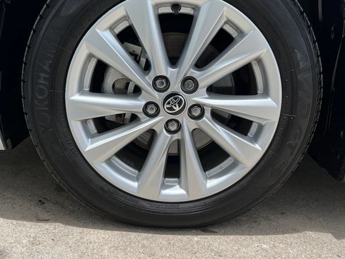 Used 2024 Toyota Corolla SE FWD image 24