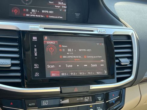 Used 2017 Honda Accord EX-L image 26