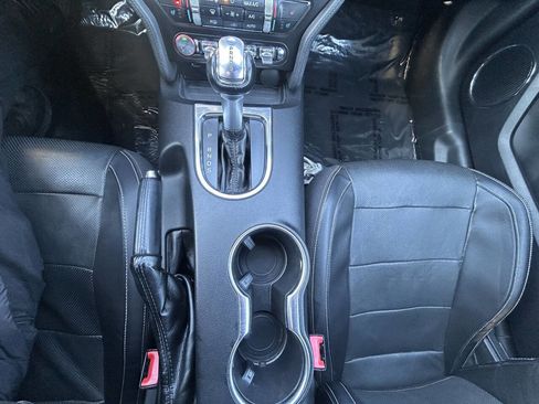Used 2018 Ford Mustang Premium RWD image 22