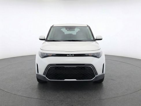 Used 2025 Kia Soul LX w/ LX Technology Package FWD image 2