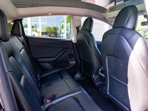 Used 2022 Tesla Model Y Long Range AWD/4WD image 21