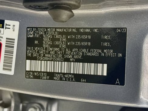 Used 2023 Toyota Highlander XLE AWD/4WD image 37