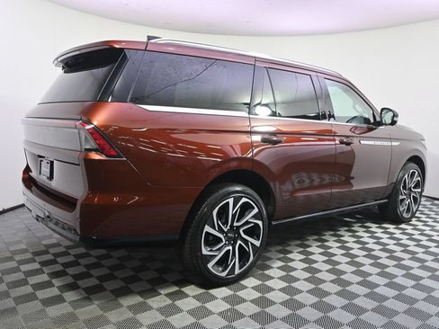New 2027 Lincoln Navigator Reserve AWD/4WD image 7