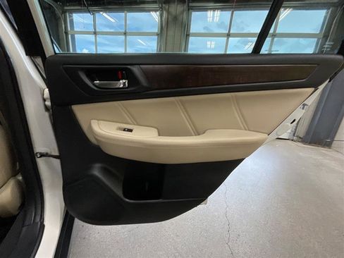 Used 2018 Subaru Outback 2.5i Limited AWD/4WD image 30